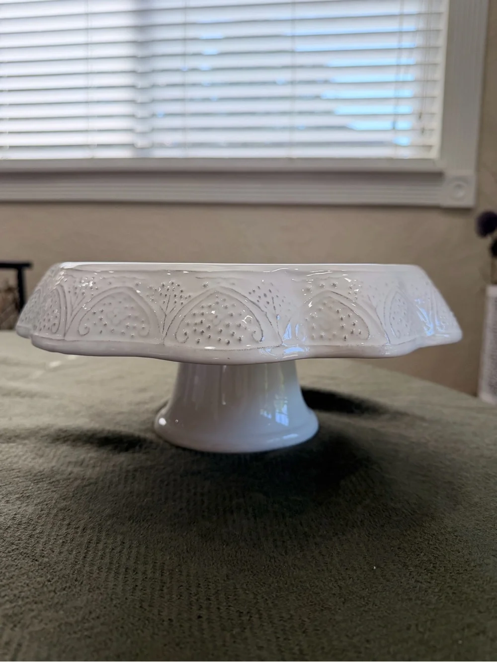 Sweet Ceramics Italy White Pedestal Cake Stand 13”x5”